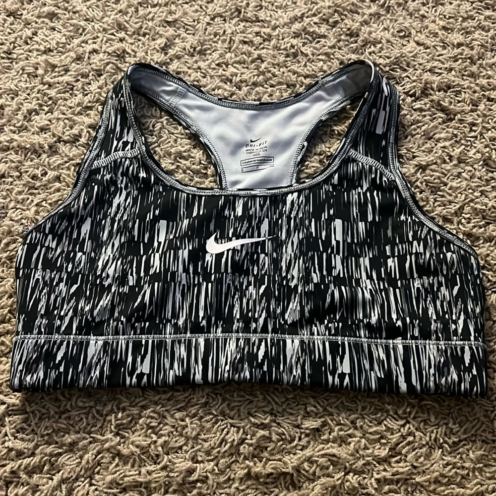 New Women’s Nike Sports Bra